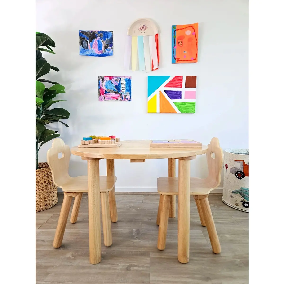 Classic Round Table And 2 Chairs 1
