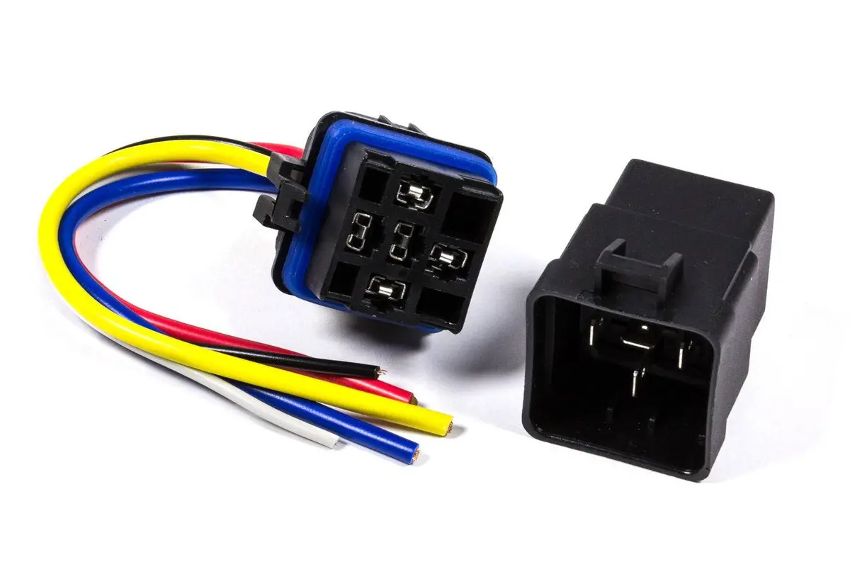Weatherproof Relay With Harness 30Amp 1
