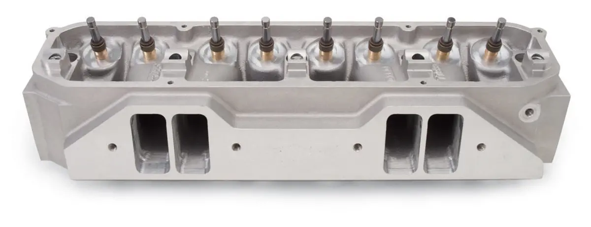Edelbrock Bbm Victor Cylinder Head - Max Wedge W/Valves 1