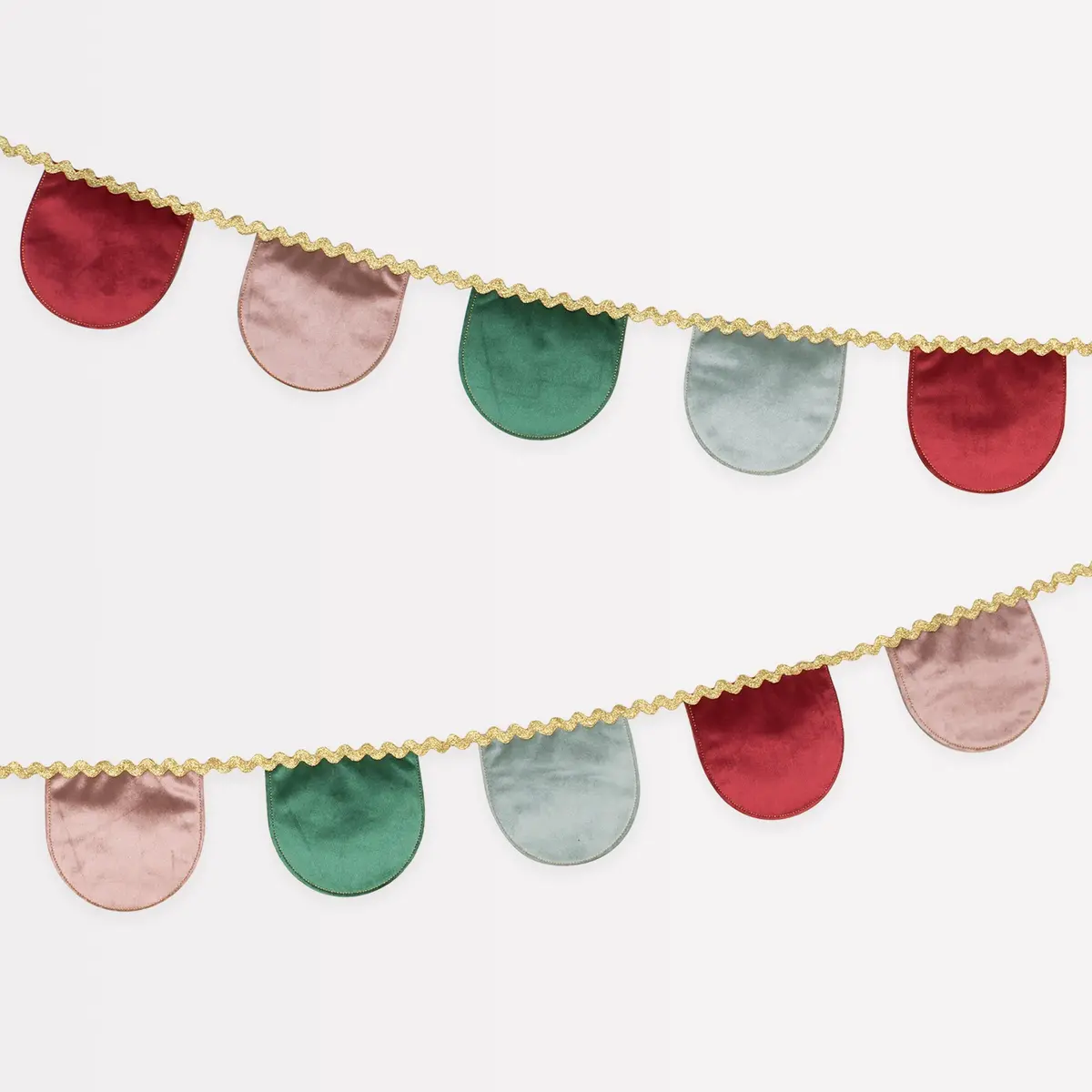 Velvet Scallop Garland 1