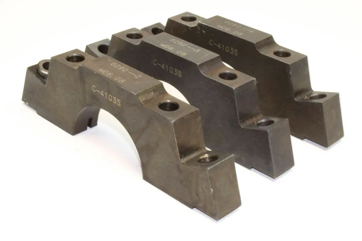 Billet Main Caps 70-80 Chevy 400 Splayed Outer 1