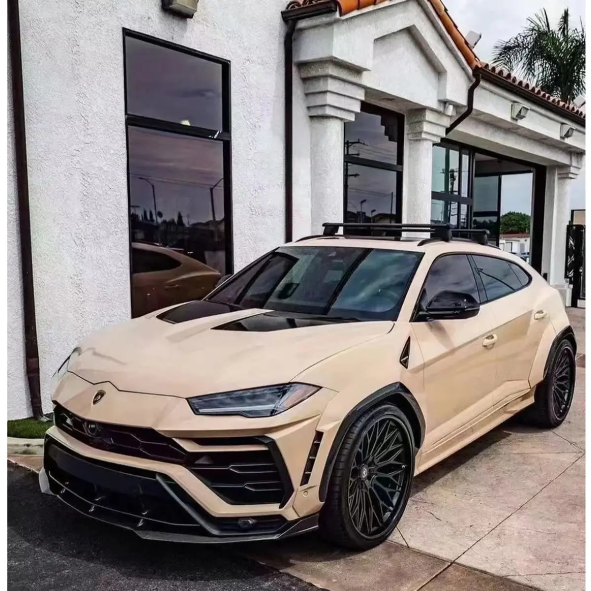 Prepreg Carbon Fiber Aero Body Kit For Lamborghini Urus 1
